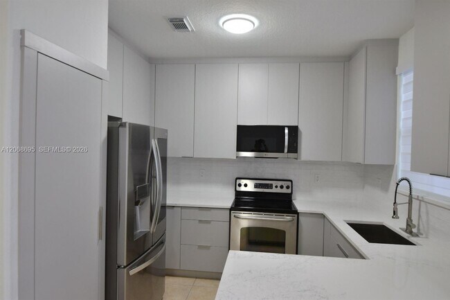 Building Photo - 7855 NW 110th Ave