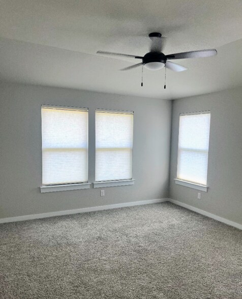 Building Photo - 21210 Santa Rosa Ave