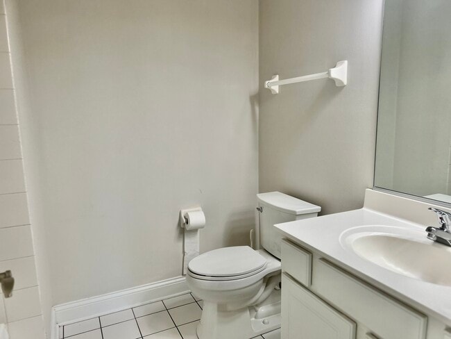 Building Photo - 31 Foxcroft Rd