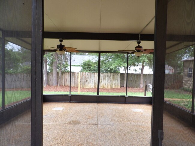 Building Photo - Oak Ridge Forest, Enterprise, AL