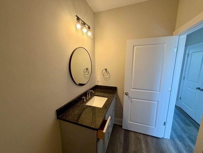 Building Photo - 115 Penny Ln