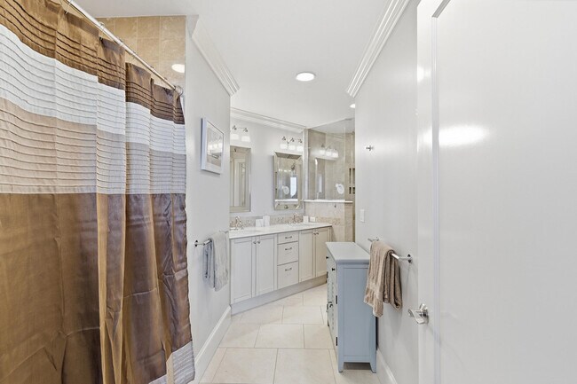 Building Photo - 9123 Strada Pl