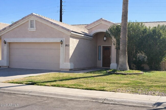 Building Photo - 1913 E Marquette Dr