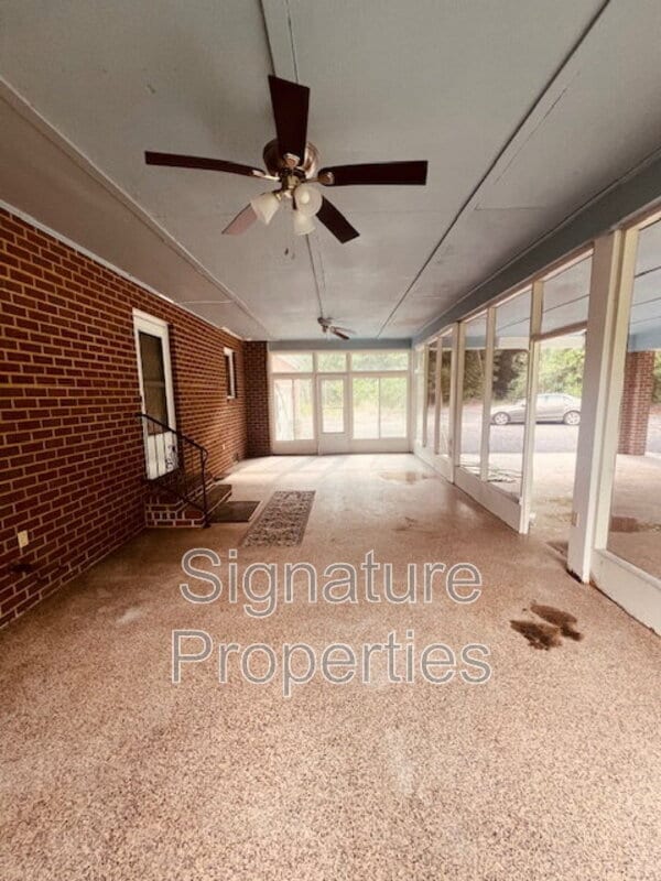 Building Photo - 13225 Old Happy Hill Rd