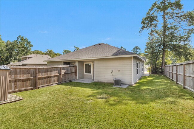 Building Photo - 15841 Beechnut Dr