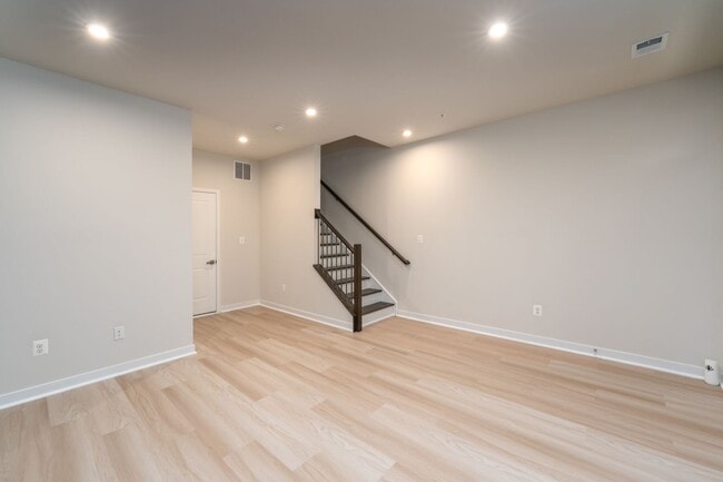 Building Photo - 232 S Newkirk St