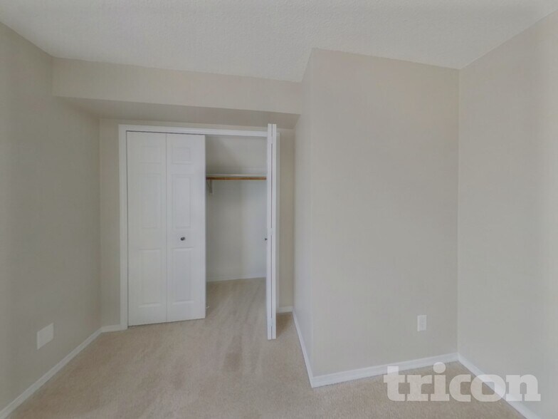 Building Photo - 5119 Chaise Dr