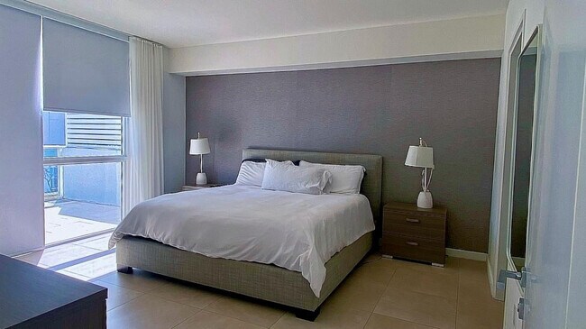 Building Photo - 401 N Birch Rd