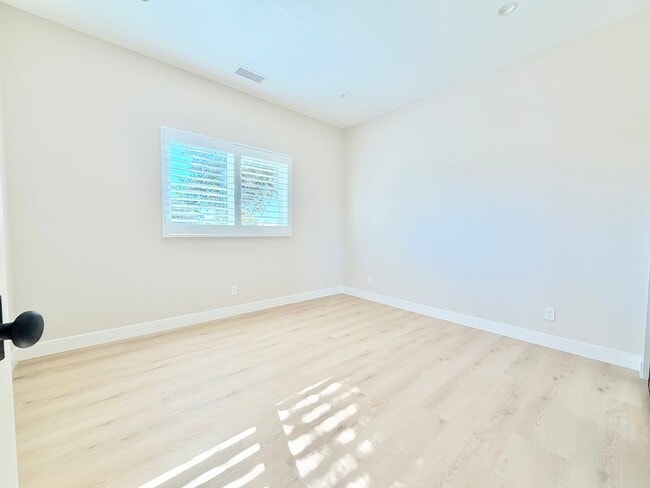 Building Photo - Verdura Street