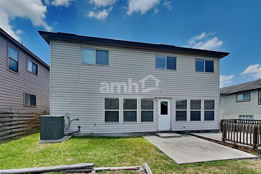Building Photo - 7106 Raintree Forest
