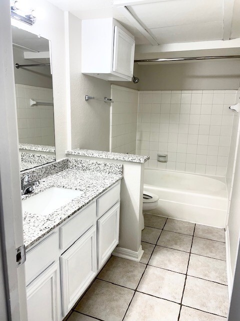 Building Photo - 12200 Overbrook Ln