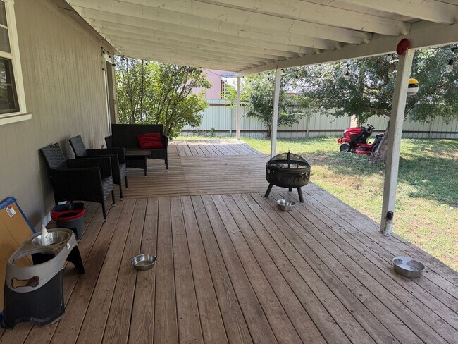 Building Photo - 1/2 Acre lot with updated 3 bedroom/2 bath modular home + guest house