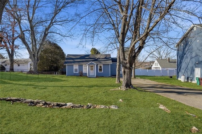 Building Photo - 213 St Louis Ave