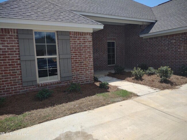 Building Photo - 599 Westfield Dr