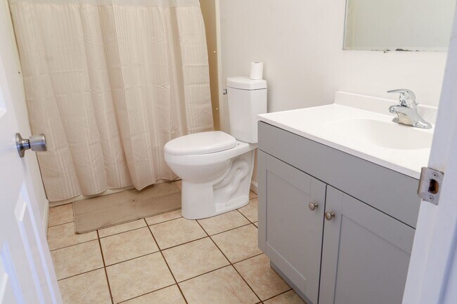 Building Photo - 150 Bart Greene Dr