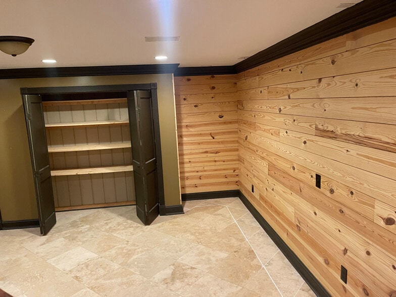 Building Photo - 191 Northlake Dr