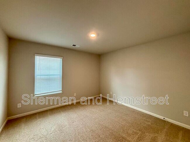 Building Photo - 240 Callahan Dr