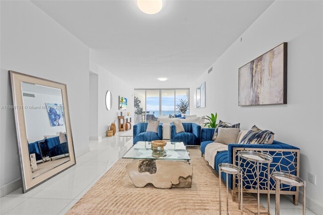 Primary Photo - 16901 Collins Ave