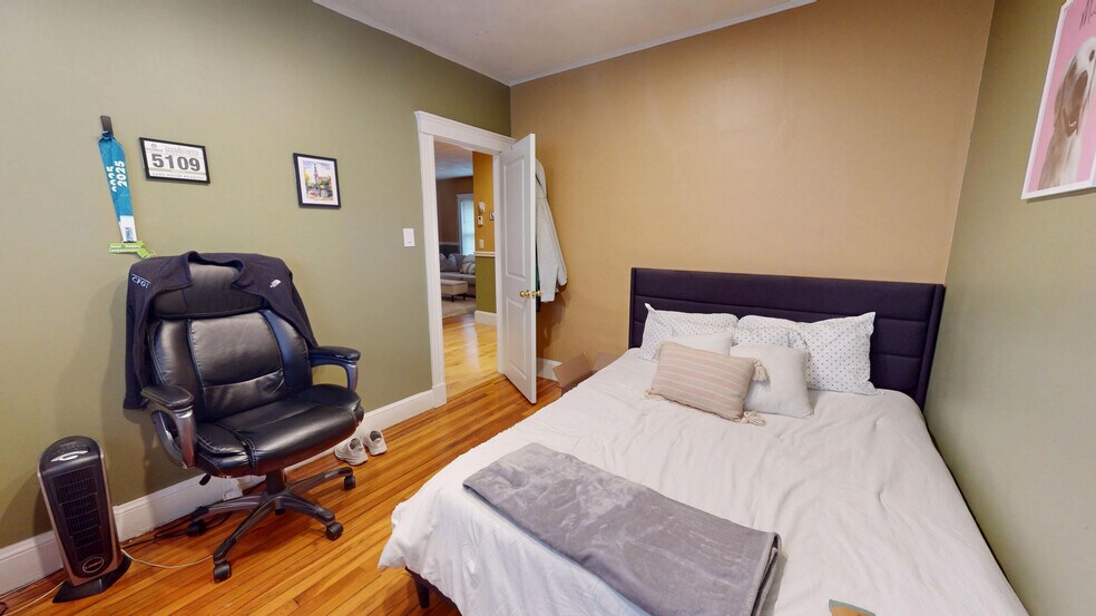 Building Photo - 33 Walter St