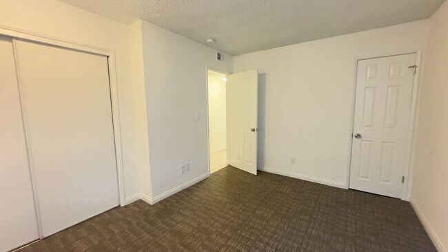 Building Photo - 7350 Pickering Ave