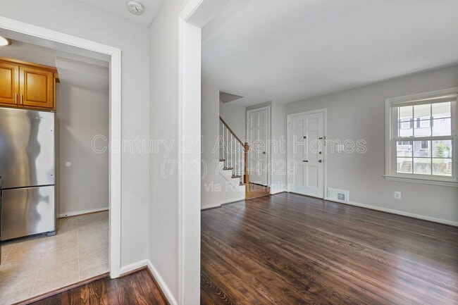 Building Photo - 2707 Jefferson Dr