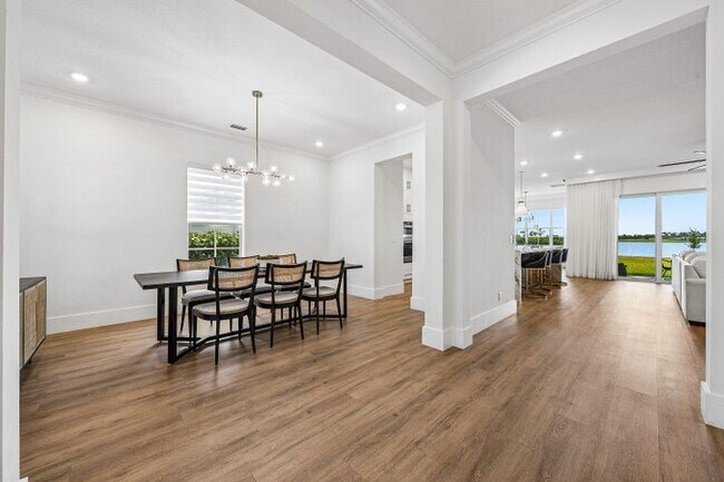 Building Photo - 655 Hookline Cir