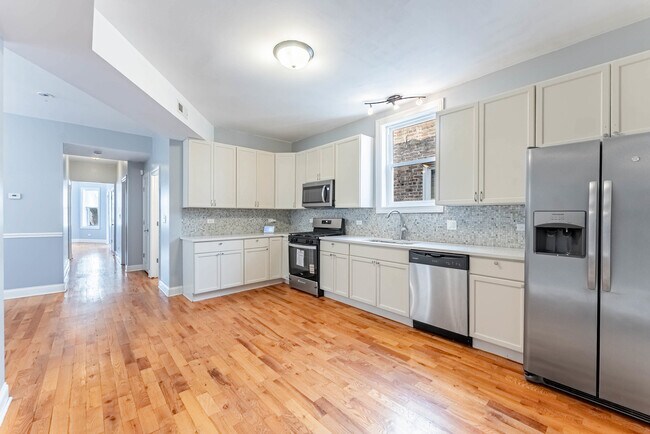 Building Photo - 163 N Lockwood Ave