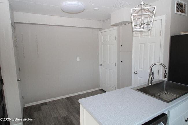 Building Photo - 226 Flamingo Dr