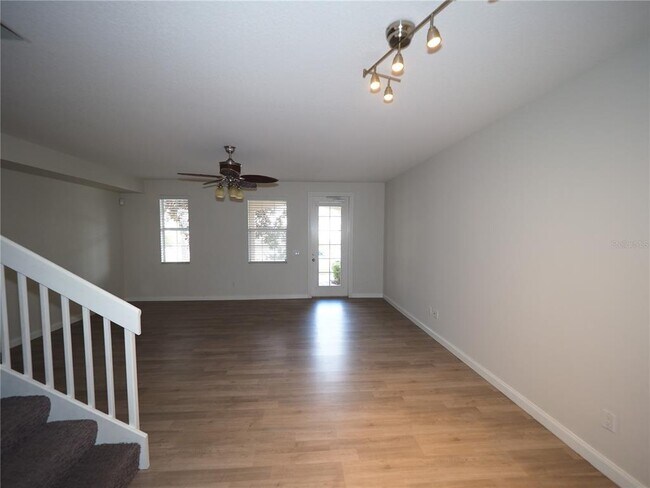 Building Photo - 1553 Napoli Dr W