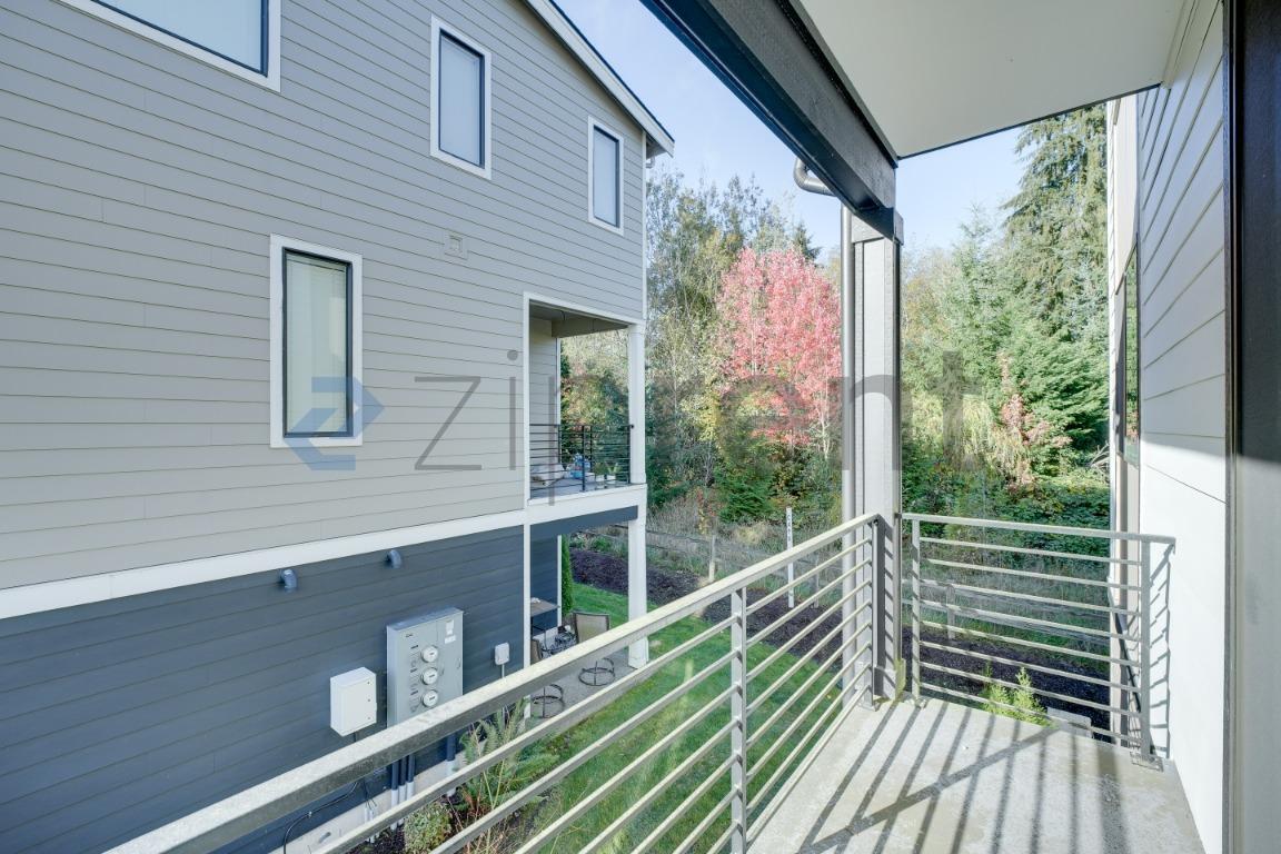Building Photo - Unit K1