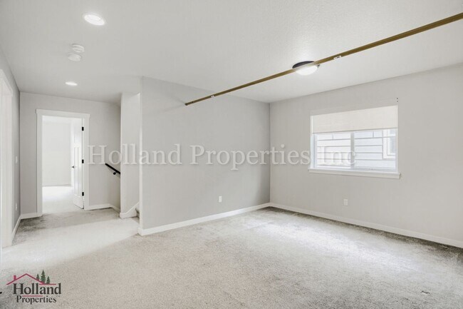 Building Photo - Spacious 3-Bedroom Home with Bonus Room in Desirable South Hillsboro! - Landscaping Included