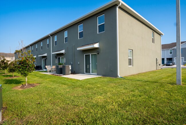 Building Photo - 2331 Gifford Dr