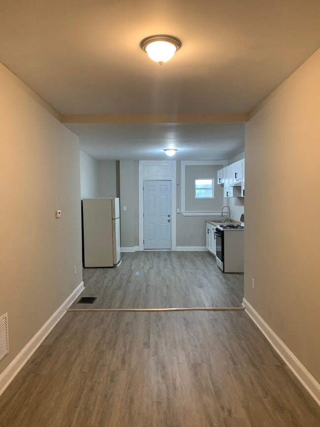 Building Photo - 1644 Ashburton St