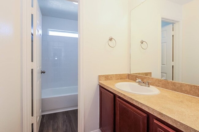 Building Photo - 1511 Weiland Manor Ln