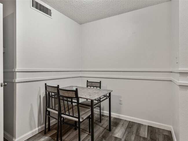 Building Photo - 9464 US-180