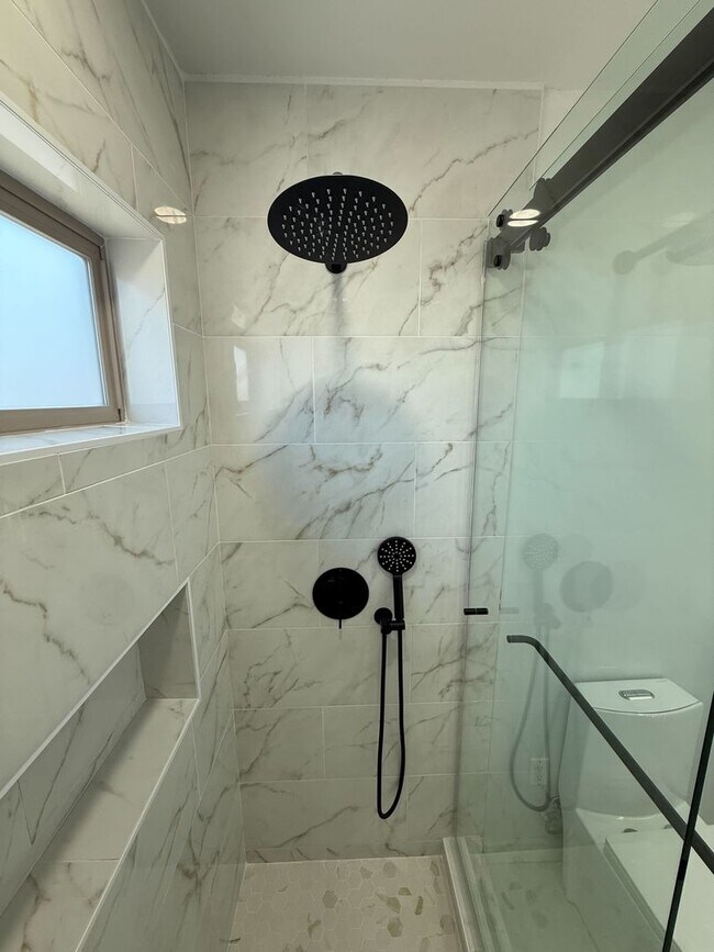 Building Photo - Newly Built 1-Bedroom ADU in Prime Pacific...