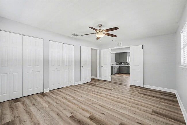 Building Photo - 8902 El Portal Dr