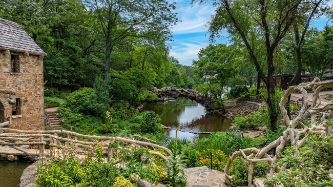 Building Photo - Furnished 3 Bedroom Lakewood Home with Lake View