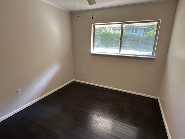 Building Photo - 1016 Watson Pl