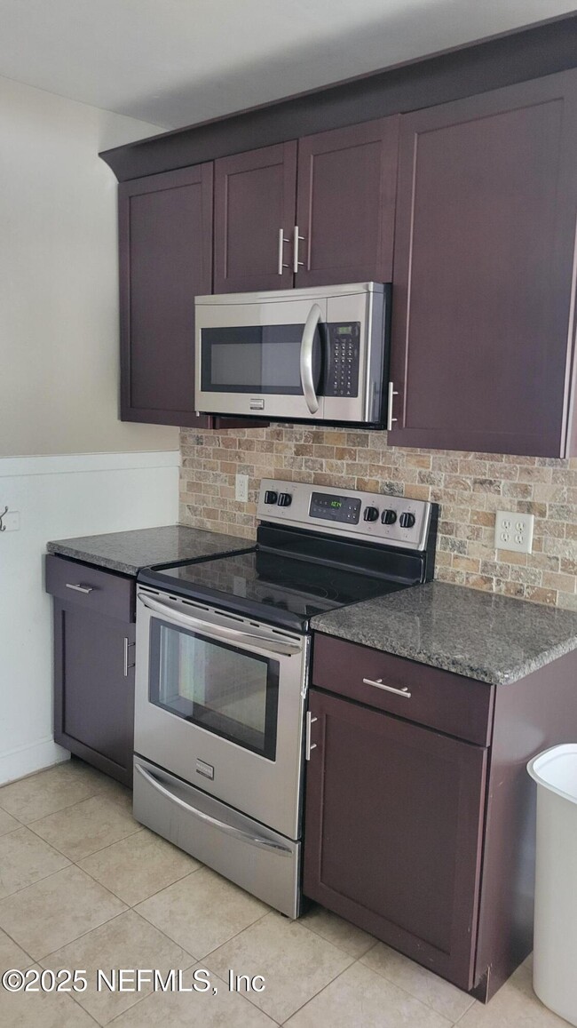 Building Photo - 2141 Belote Pl