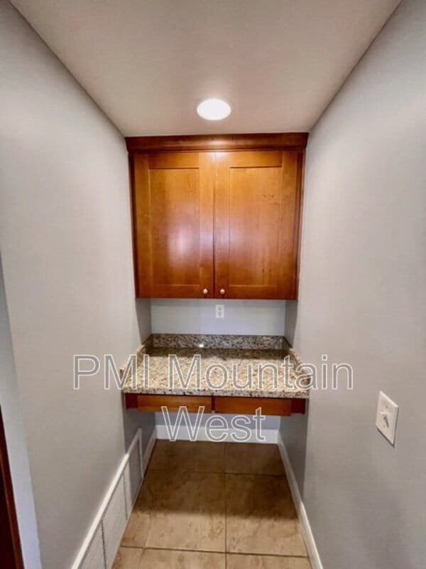 Building Photo - 88 S 900 E