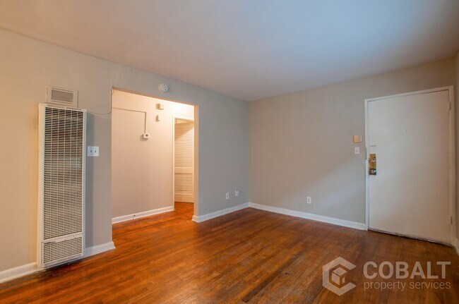 Building Photo - 944 St Charles Ave NE