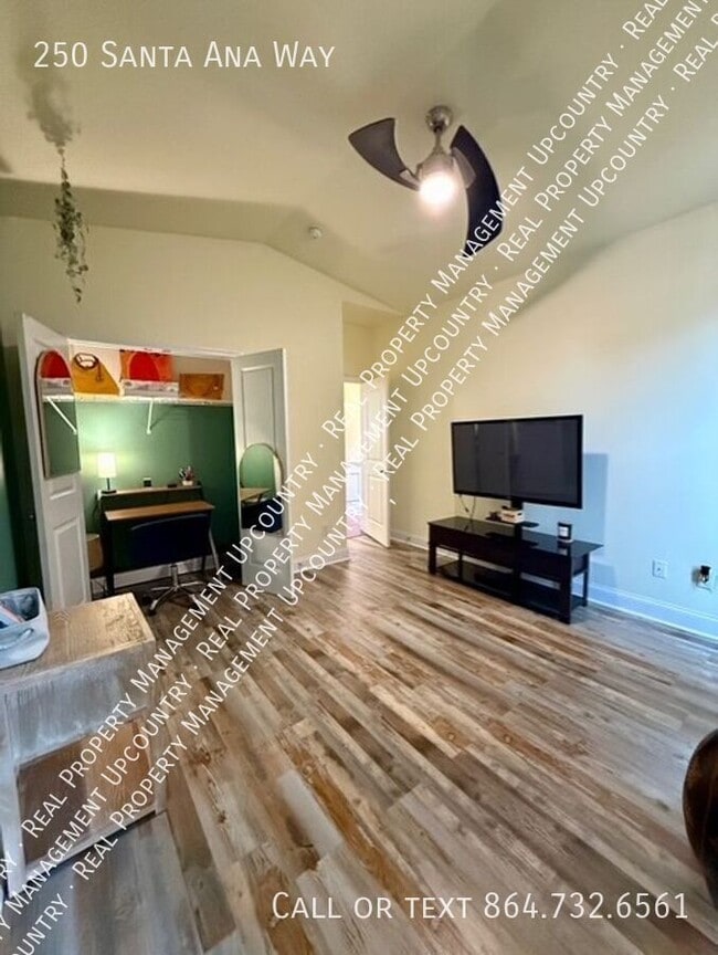 Building Photo - 250 Santa Ana Wy