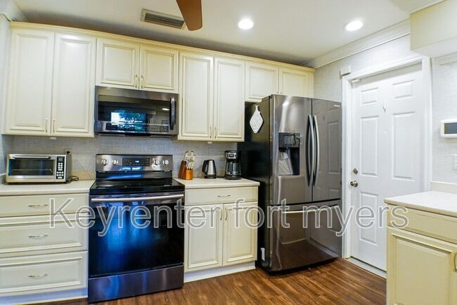 Building Photo - 7189 Vassar Dr