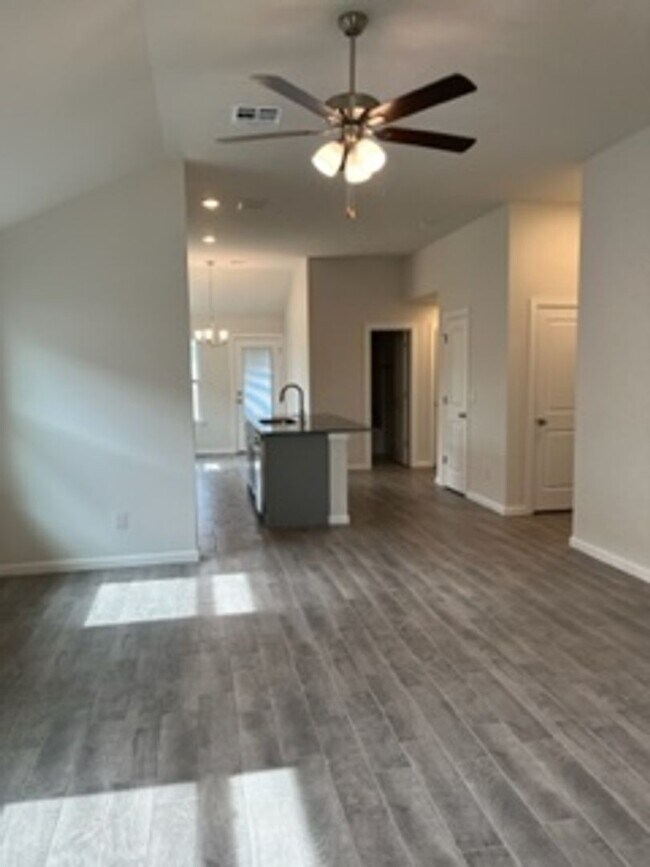 Building Photo - 1st Month Free!