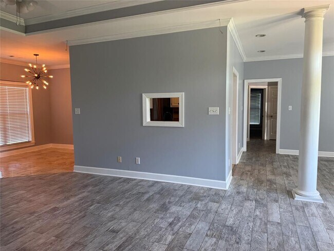 Building Photo - 104 Inge Pl