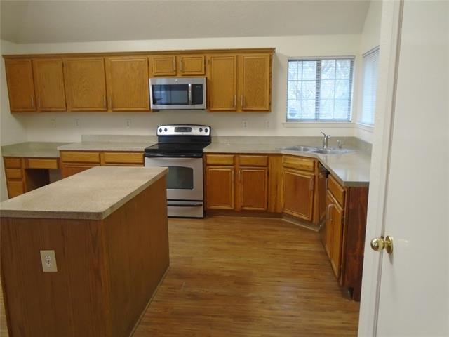 Building Photo - 320 Pebblebrook Ln