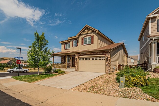 Building Photo - Spacious 5BD, 4BA Castle Rock Home with Fi...
