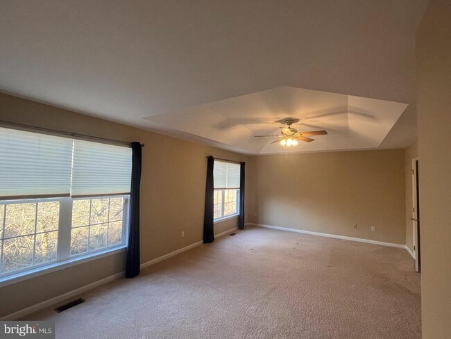 Building Photo - 233 Birchwood Dr