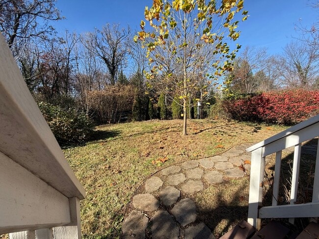 Building Photo - 504 9th St SW